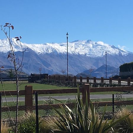 Minaret Ridge Retreat Hotell Wanaka Exteriör bild