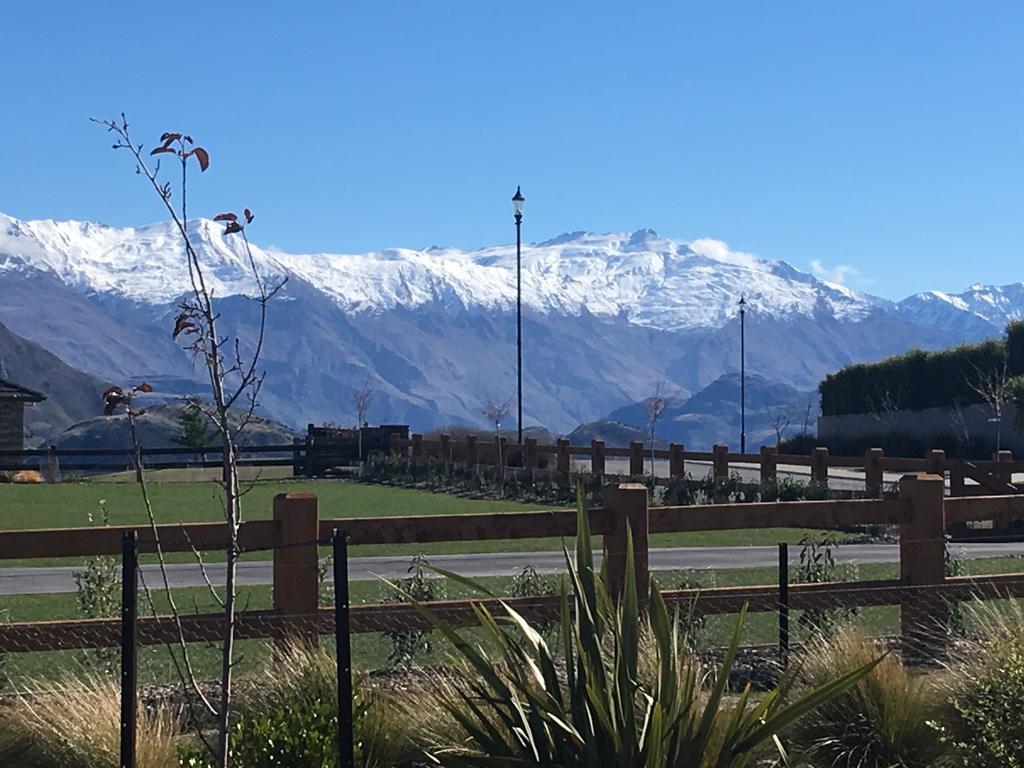 Minaret Ridge Retreat Hotell Wanaka Exteriör bild